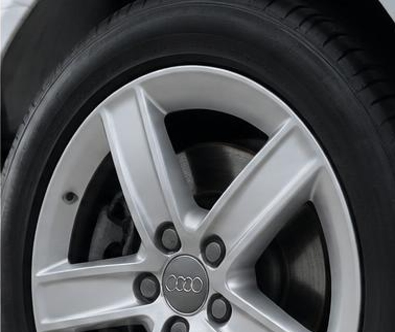 Audi A3 2007 branco — Roda. Imagem ilustrativa.